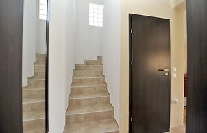 Marina Maisonette by Rentalspro