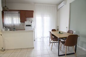 Forest View Apartment 1 by Rentalspro