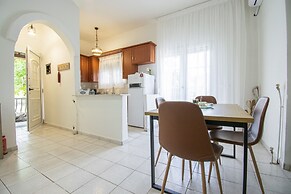 Forest View Apartment 1 by Rentalspro