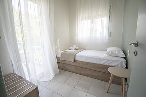 Forest View Apartment 1 by Rentalspro