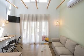 Topos Maisonette Left by Rentalspro