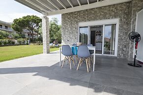 Topos Maisonette Left by Rentalspro