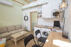 Topos Maisonette Left by Rentalspro