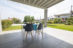 Topos Maisonette Left by Rentalspro