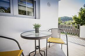 Forest View Apartment 2 by Rentalspro