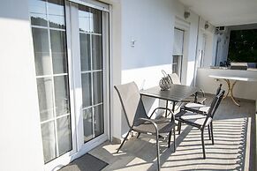 Forest View Apartment 2 by Rentalspro
