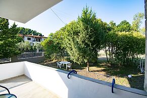 Forest View Apartment 2 by Rentalspro
