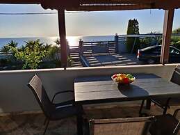 Tania's Seafront Villa by Rentalspro