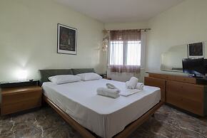 Tania's Seafront Villa by Rentalspro