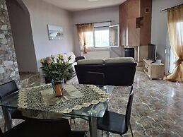 Tania's Seafront Villa by Rentalspro
