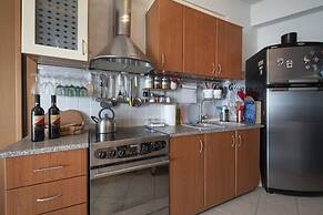 Poseidon Seafront Apartment by Rentalspro