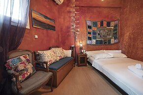 Poseidon Seafront Apartment by Rentalspro