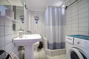 Endless Blue Apartment by Rentals Pro