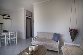 Endless Blue Apartment by Rentals Pro