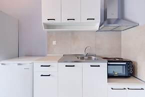 Harmony Apartment 3 by Rentalspro