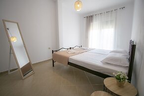 Violeta Apartment by Rentalspro