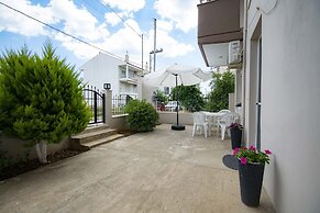 Violeta Apartment by Rentalspro