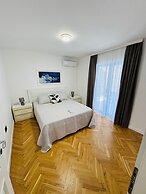 Sunny Bay Apartments