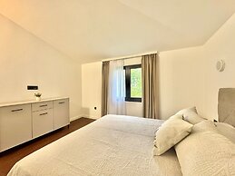 Sunny Bay Apartments