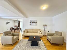 Sunny Bay Apartments