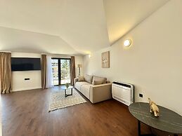 Sunny Bay Apartments