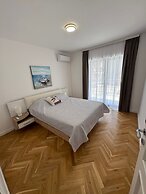 Sunny Bay Apartments