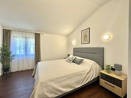 Sunny Bay Apartments