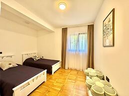 Sunny Bay Apartments