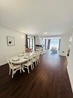 Sunny Bay Apartments