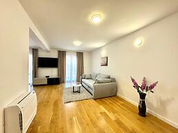 Sunny Bay Apartments