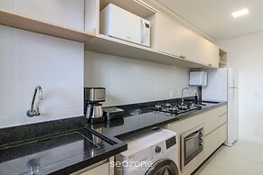 MCB - Apartments With Pool Near the Beach