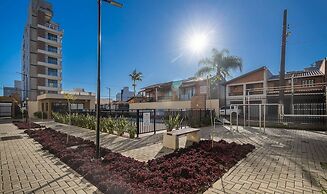 MCB - Apartments With Pool Near the Beach