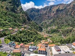 Cora o da Madeira - Torre by Homie