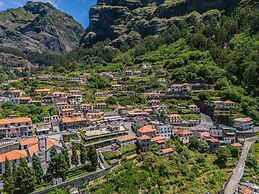 Cora o da Madeira - Torre by Homie