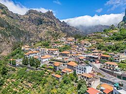 Cora o da Madeira - Quebrada by Madeira Sun Trave