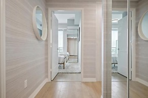 Upscale Condo in Downtown Toronto