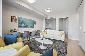 Upscale Condo in Downtown Toronto