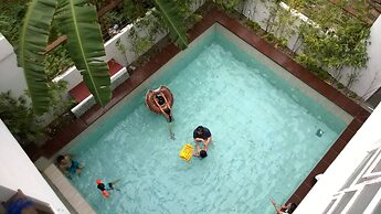 Sababa Springs Hot Spring