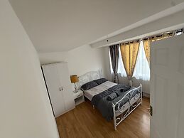 Duplex Sleeps 4 With Pets Allowed