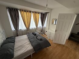 Duplex Sleeps 4 With Pets Allowed