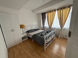 Duplex Sleeps 4 With Pets Allowed