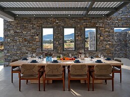 Luxury Villa Serenely