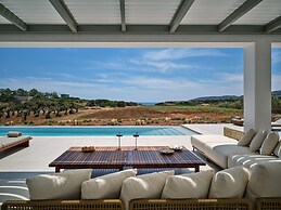 Luxury Villa Serenely