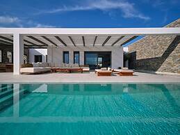Luxury Villa Serenely