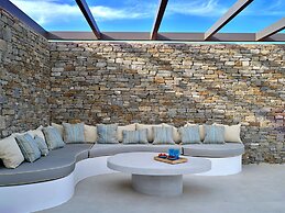 Luxury Villa Serenely