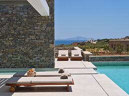 Luxury Villa Serenely