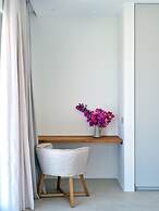 Luxury Villa Serenely