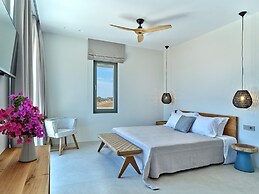 Luxury Villa Serenely