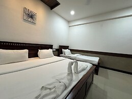 Col's Hotel Uphaar
