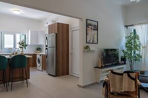 Arty Haven Spacious 3BR House in Larnaca